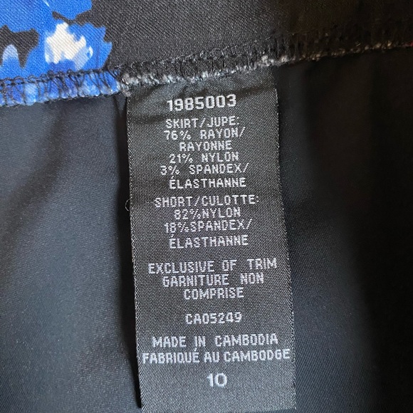 RC&Co Black and Floral Stretch Double Layer Tummy Control Skort (Size 10) - Picture 6 of 6